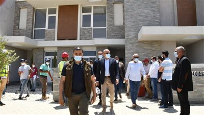وزير الإسكان يتفقد أعمال التشطيبات بالحى السكني الثالث 