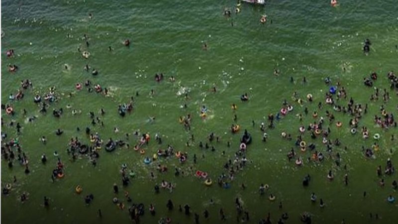 تغير لون البحر