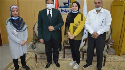 رئيس جامعة دمياط يستقبل السادس على الجمهورية في الثانوية العامة