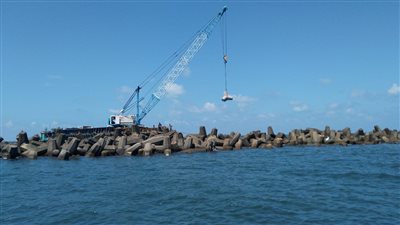  وزارة الرى تواصل أعمال حماية السواحل المصرية..أعمال حماية كبرى فى رأس البر ومرسى مطروح وكفر الشيخ وخليج أبى قير ومصب النيل فرع رشيد