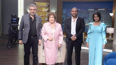 عمرو الليثي يستضيف أسرة مسلسل 