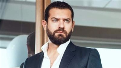 عمرو يوسف يشوق الجمهور لـ 