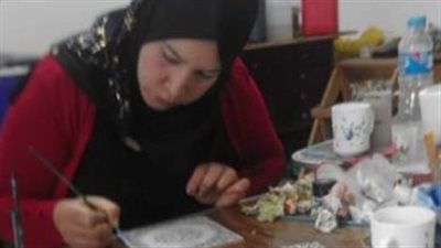 طلاب ثانوية بعد الأربعين.. هناء موسى تحصل على 61% أدبي.. عبير ميخائيل تدرس دون علم أبنائها