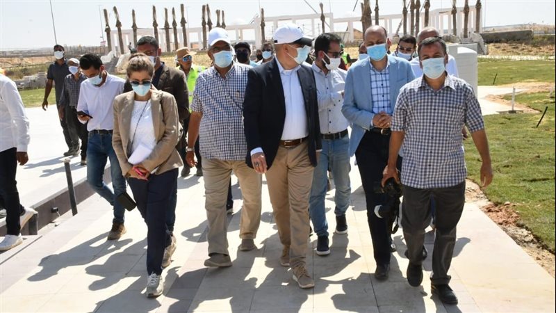  وزير الاسكان يتفقد
