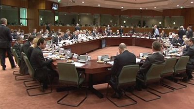 وزراء مالية منطقة اليورو يتفقون على تقديم مساعدات جديدة لليونان