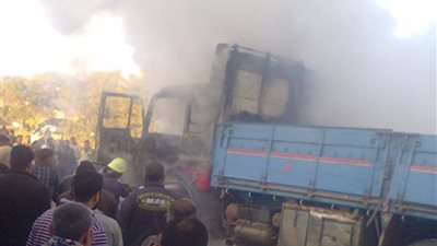 إصابة شخصين في حادث تصادم مقطورة محملة بالطوب بملاكي في سوهاج