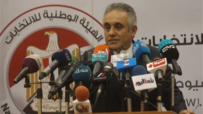 الوطنية للانتخابات: إقبال كثيف من الناخبين على لجان الاقتراع..غرامة 500 جنيه للممتنعين عن الإدلاء بأصواتهم بالاستفتاء.. عمليات الفرز داخل اللجان الفرعية.. إعلان النتيجة 27 أبريل