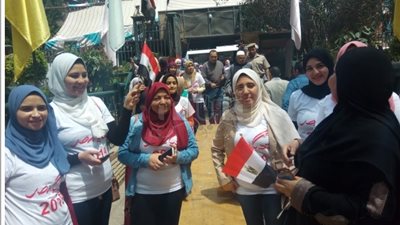 إقبال من السيدات وذوي الاحتياجات على لجان الاستفتاء بالمنوفية (صور)