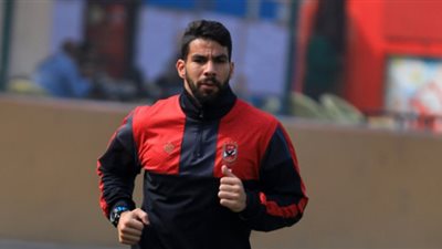 شريف إكرامي لجمهور الأهلي: «اصبروا على الفرقة»