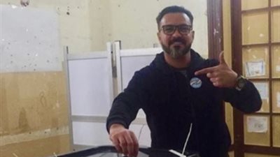 محمد رجب يدلي بصوته على التعديلات الدستورية (صور)