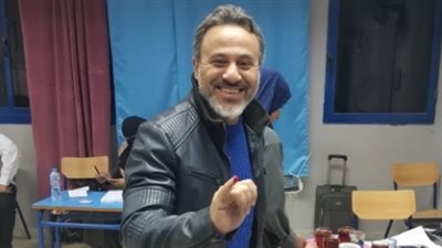 إيهاب فهمي يدلي بصوته في استفتاء التعديلات الدستورية