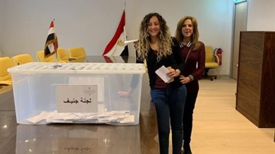 50 صورة ترصد تصويت المصريين بالخارج خلال اليوم الثانى