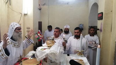 ٣٠ صورة ترصد ترأس الأنبا بيمن لقداس الصوم الكبير بدير ماربقطر