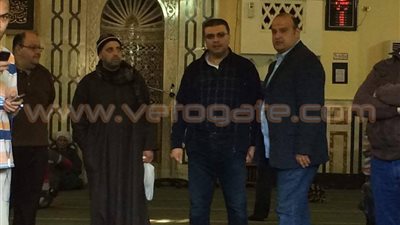 بالصور.. وصول عمرو الليثي إلى «مصطفى محمود» لوداع ممدوح عبد العليم