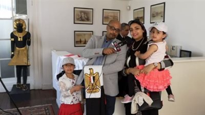 في اليوم الأخير للاستفتاء بالخارج.. إقبال كثيف على لجان الاقتراع (صور)