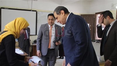 وزير القوى العاملة يدلي بصوته في الاستفتاء على التعديلات الدستورية