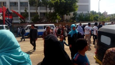 إقبال المواطنين على لجان الاستفتاء بدار السلام (صور)