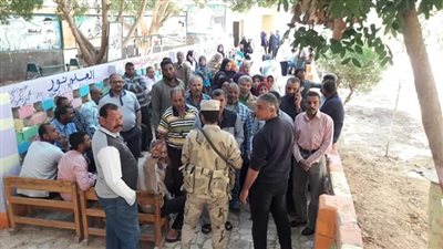إقبال كثيف على اللجان في اليوم الثاني للاستفتاء بالوادي الجديد (صور)