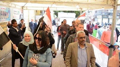 تزايد الإقبال على لجان مصر الجديدة (صور)