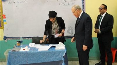 وزير العدل يدلي بصوته في الاستفتاء على تعديل الدستور