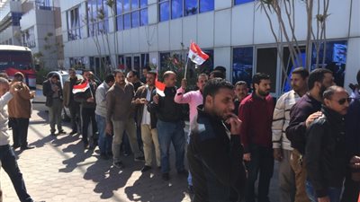 توافد المواطنين على لجان الاستفتاء في الإسكندرية (صور)