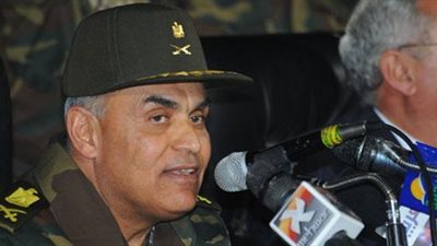 رئيس الأركان يتفقد قوات التأمين أمام مبنى الإذاعة والتليفزيون