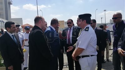قيادات وزارة الطيران تتفقد لجان الاستفتاء بمطار القاهرة