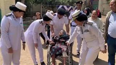 انتشار مكثف للشرطة النسائية أمام لجان الاستفتاء على التعديلات الدستورية