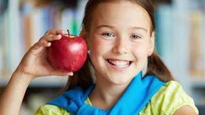 التغذية الصحية لطفلك هامة لحماية أسنانه وتقويتها