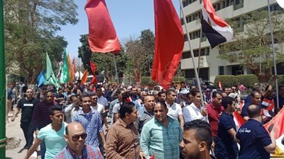 مسيرة لطلاب أسيوط للحث على المشاركة في التعديلات الدستورية (فيديو وصور)