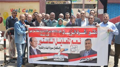 موظفو مصلحة الضرائب يشاركون في الاستفتاء بلجان المهندسين (صور)