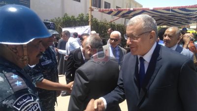 رئيس محكمة البحر الأحمر يتفقد لجان الاستفتاء بالغردقة (صور)