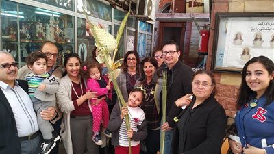 مظاهر احتفال كنيسة الأنبا بيشوي ببورسعيد بأحد السعف (صور)