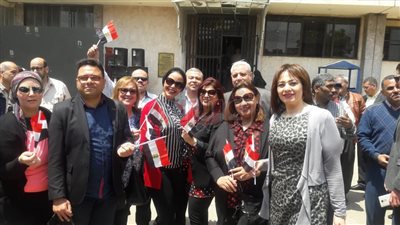 أخبار ماسبيرو.. قيادات الأخبار بالتليفزيون يدلون بأصواتهم في الاستفتاء