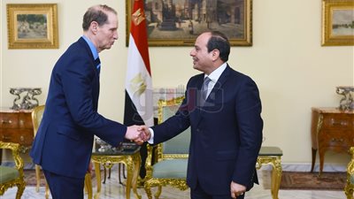 4 رسائل من السيسي لعضو مجلس الشيوخ الأمريكي