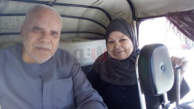 بعد 60 عاما من زواجهما.. مسنان يشاركان لأول مرة في الاستحقاق الانتخابي