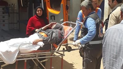 «الإسعاف» تنقل مريضة للتصويت داخل لجنة في الشرقية (فيديو وصور)