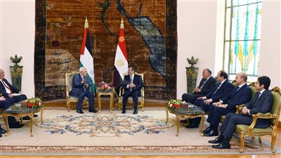 متحدث الرئاسة: السيسي يؤكد دعم مصر الكامل لموقف فلسطين في مسار التسوية السياسية.. يشدد على العلاقات الإستراتيجية الممتدة منذ عقود بين القاهرة وواشنطن.. ويدين التفجيرات الإرهابية في سريلانكا