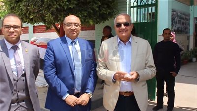 رئيس جامعة المنصورة عقب إدلائه بصوته: أتوبيسات لنقل الطلاب للجان