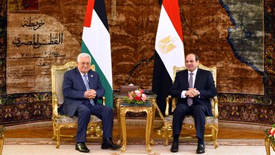 5 رسائل من السيسي لمحمود عباس.. أبرزها تأكيد موقف مصر الداعم لقضية فلسطين