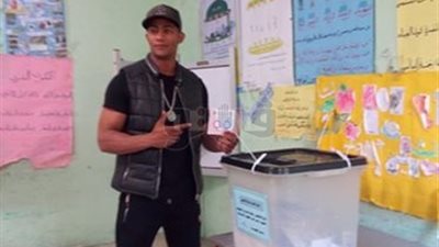محمد رمضان يدلي بصوته في الاستفتاء على التعديلات الدستورية (صور)