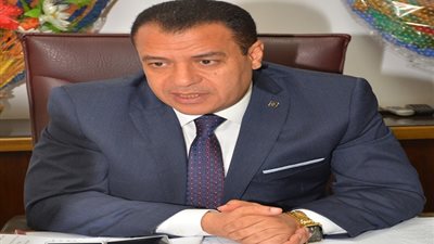 نائب رئيس جامعة أسيوط يتقدم مسيرة لحث المواطنين على المشاركة بالاستفتاء