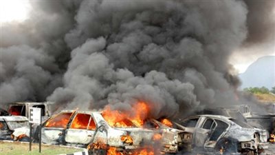 إصابة مسافرين في انفجار عبوة ناسفة جنوب اليمن