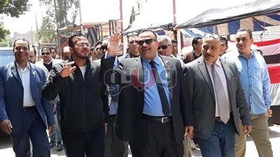 10 مشاهد ترصد مشاركة فعالة لأهالي حي دار السلام في اليوم الثاني للاستفتاء