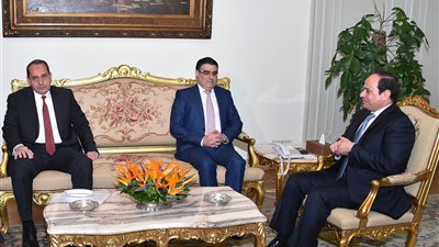كواليس لقاء «السيسي» بوزير الزراعة والبيئة القبرصى.. الرئيس: حريصون على تعزيز علاقتنا بنيقوسيا بكل المجالات.. يبحث تفعيل اتفاقيات قمة أثينا وإطلاق مشروعات مشتركة.. وكوايليس: مصر ركيزة الأمن 