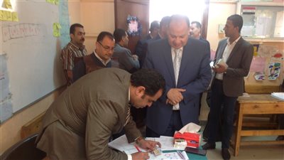محافظ الفيوم يدلي بصوته في الاستفتاء على التعديلات الدستورية