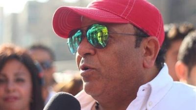 محمد فؤاد مطالبا المواطنين بالمشاركة في الاستفتاء: بلدك محتاجالك (فيديو)