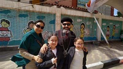 كهنة مطرانية الأقباط الأرثوذكس ببورسعيد يدلون بأصواتهم في الاستفتاء