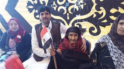 5 معمرات فوق الـ100 عام يتصدرن مشاهد الاستفتاء بمطروح (صور)