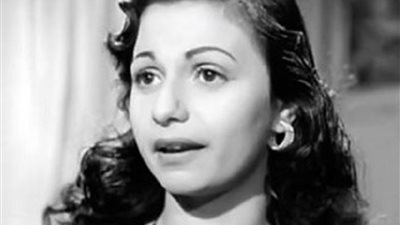 «عفريتة إسماعيل يس».. الراقصة كيتي هل قضى عليها السرطان أم الجاسوسية؟